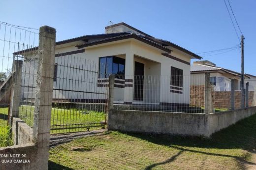 VENDO CASA 03 QUARTOS BAIRRO URUSSANGUINHA