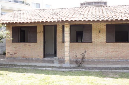 VENDO CASA 03 QUARTOS CENTRO EM ARARANGUÁ-SC