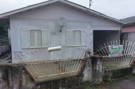 VENDO CASA COM 04 QUARTOS BAIRRO JARDIM DAS AVENIDAS ARARANGUÁ-SC