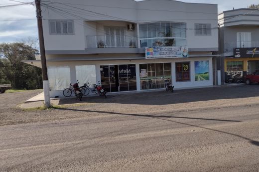 VENDO PRÉDIO COM 01 APARTAMENTO DE 03 QUARTOS E 01 SALA COMERCIAL DE ESQUINA EM ERMO-SC