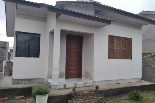 VENDO CASA  COM 02 QUARTOS  BAIRRO SANGA DA TOCA ARARANGUÁ-SC