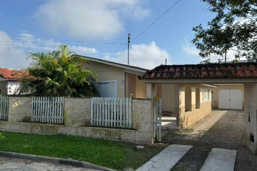 VENDO CASA COM 04 QUARTOS NO BAIRRO BARRANCA ARARANGUÁ-SC