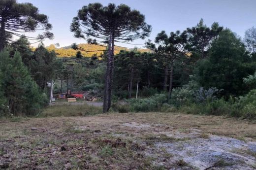 VENDO TERRENO A 3KM DE GRAMADO COM ÓTIMA LOCALIZAÇÃO JÁ COM PLANTA APROVADA  PARA EXECUÇÃO DA OBRA EM GRAMADO- RG 