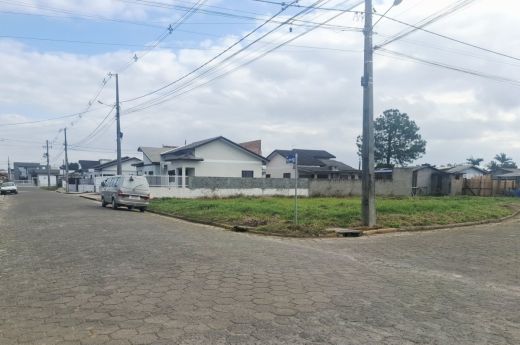 VENDO  02 TERRENOS UM COM 300M² , O OUTRO COM 197M²  NA POLICIA RODOVIARIA EM ARARANGUÁ-SC